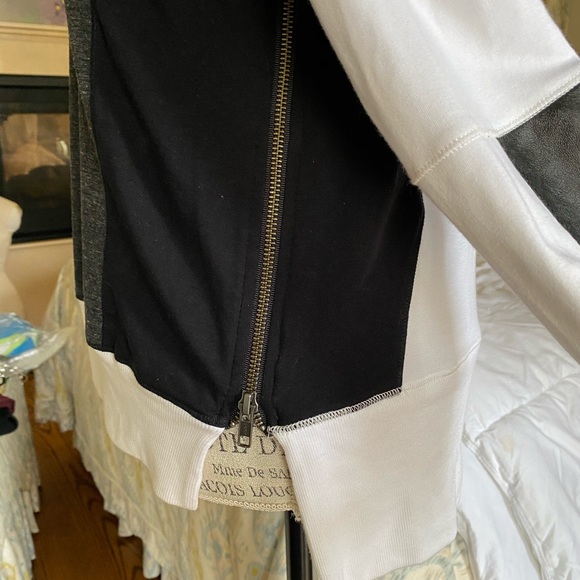 Color-block Sweater - Picture 4 of 6